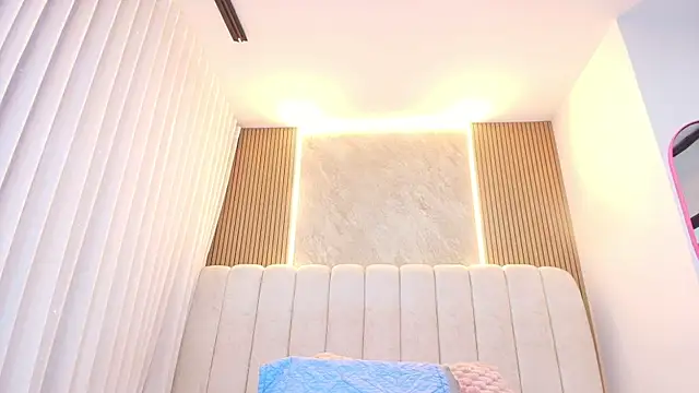 kata hazel online show from 04-13-26, 07:18