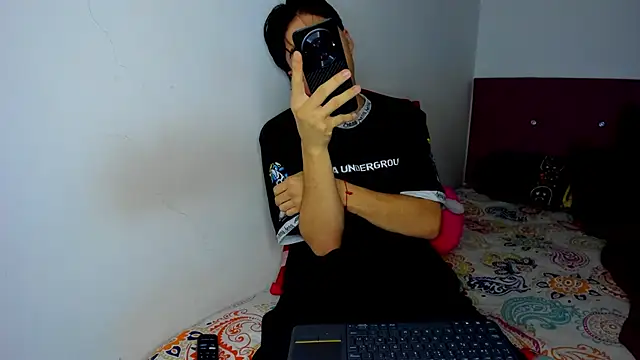 Snapshot of HeellBoy_ chatting on 02-21-26, 12:12 HeellBoy online show from 02-21-26, 12:12