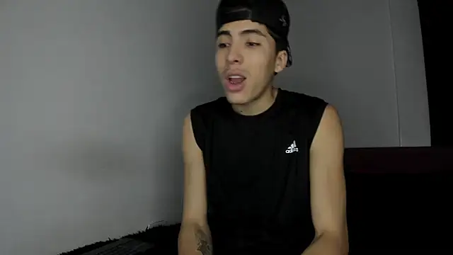 Snapshot of HeellBoy_ chatting on 05-15-26, 01:03 HeellBoy online show from 05-15-26, 01:03