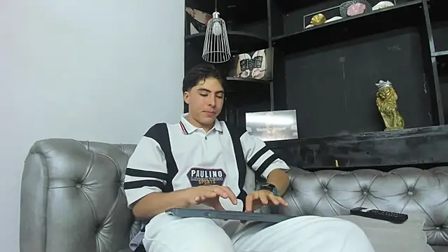 Snapshot of HeellBoy_ chatting on 10-07-25, 08:43 HeellBoy online show from 10-07-25, 08:43