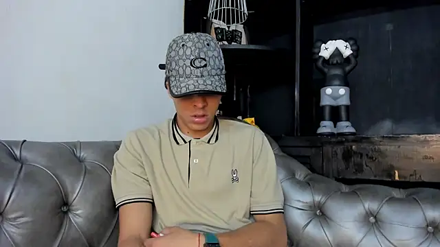 Snapshot of HeellBoy_ chatting on 11-29-25, 03:50 HeellBoy online show from 11-29-25, 03:50