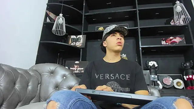 Snapshot of HeellBoy_ chatting on 10-16-25, 08:50 HeellBoy online show from 10-16-25, 08:50