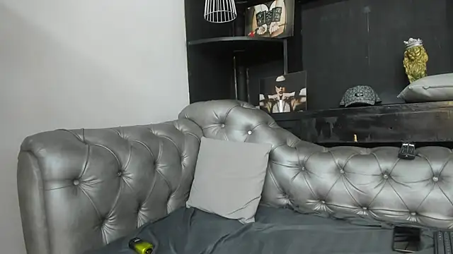 Snapshot of HeellBoy_ chatting on 10-12-25, 07:15 HeellBoy online show from 10-12-25, 07:15