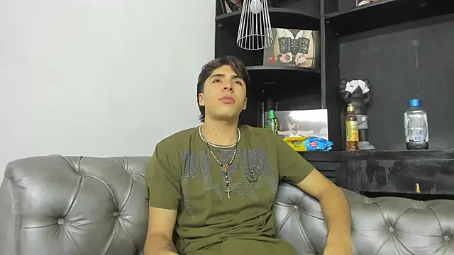 Snapshot of HeellBoy_ chatting on 11-08-25, 01:20 HeellBoy online show from 11-08-25, 01:20