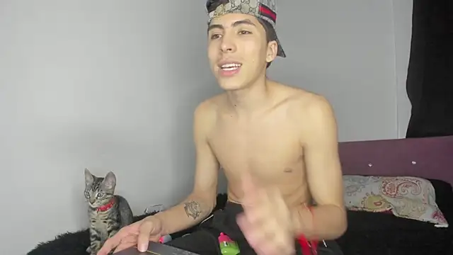 Snapshot of HeellBoy_ chatting on 05-14-26, 03:58 HeellBoy online show from 05-14-26, 03:58
