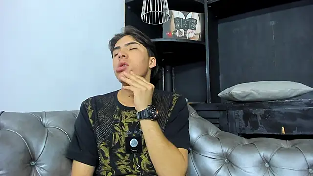 Snapshot of HeellBoy_ chatting on 11-05-25, 09:18 HeellBoy online show from 11-05-25, 09:18