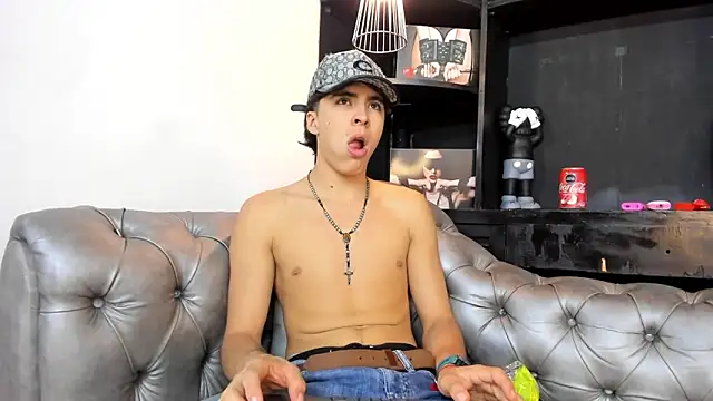 Snapshot of HeellBoy_ chatting on 11-18-25, 12:19 HeellBoy online show from 11-18-25, 12:19