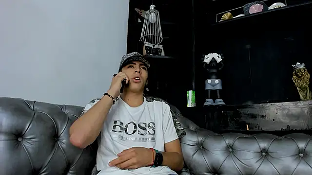 Snapshot of HeellBoy_ chatting on 11-28-25, 03:17 HeellBoy online show from 11-28-25, 03:17