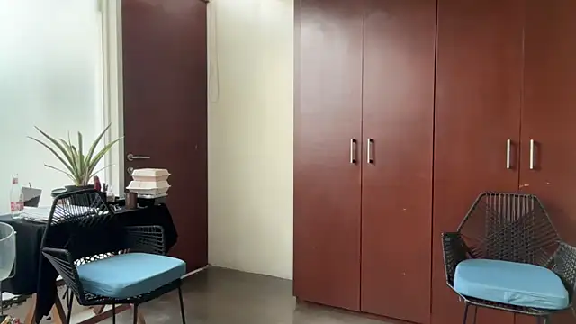 alanan881 online show from 04-10-26, 01:51