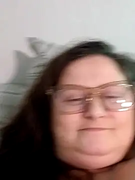 Snapshot of staceysmomfow chatting on 01-20-25, 04:43 staceysmomfow online show from 01-20-25, 04:43
