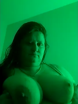 Snapshot of staceysmomfow chatting on 02-05-25, 01:26 staceysmomfow online show from 02-05-25, 01:26