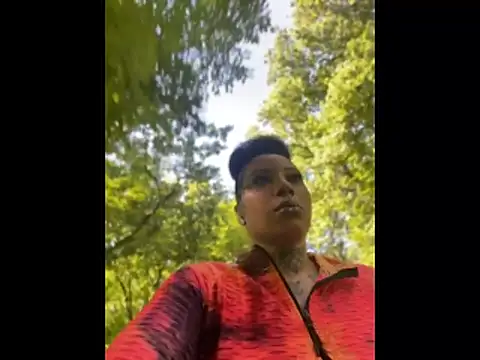CrownedNyaries online show from 06-14-26, 01:56