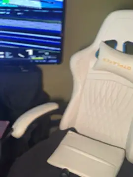 CrownedNyaries online show from 02-25-25, 02:48