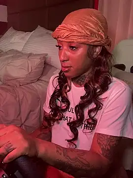 CrownedNyaries online show from 12-10-24, 12:16