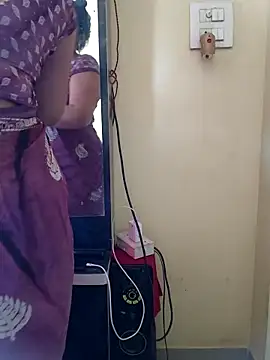 Snapshot of samitasharma chatting on 04-23-26, 06:20 samitasharma online show from 04-23-26, 06:20