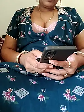 Snapshot of samitasharma chatting on 04-19-26, 09:32 samitasharma online show from 04-19-26, 09:32
