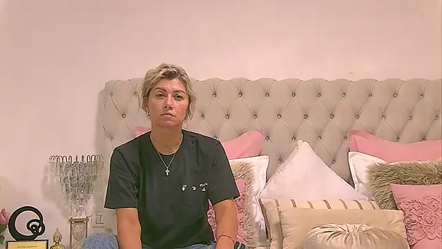 Snapshot of IvyDumont chatting on 03-22-25, 07:20 IvyDumont online show from 03-22-25, 07:20