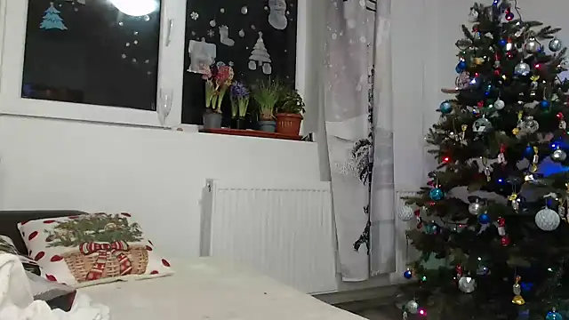 Snapshot of SweetMaddy888 chatting on 12-31-24, 10:34 SweetMaddy888 online show from 12-31-24, 10:34