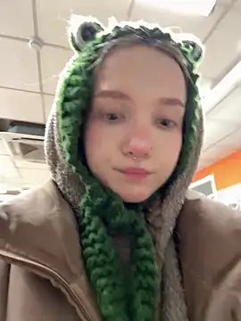 Baby Tiny online show from 03-22-25, 06:58