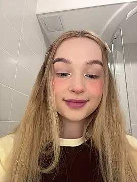 Baby Tiny online show from 05-11-26, 11:44
