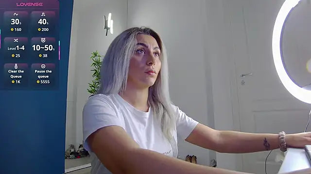 Snapshot of CelineMeyerr chatting on 05-21-26, 05:05 CelineMeyerr online show from 05-21-26, 05:05
