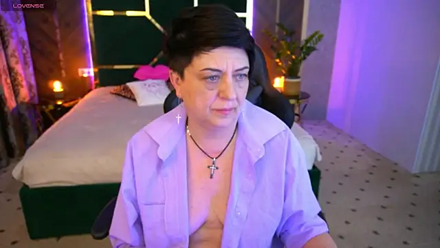 Snapshot of MilaSkyy chatting on 03-15-25, 01:52 MilaSkyy online show from 03-15-25, 01:52