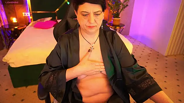 Snapshot of MilaSkyy chatting on 03-10-25, 03:56 MilaSkyy online show from 03-10-25, 03:56