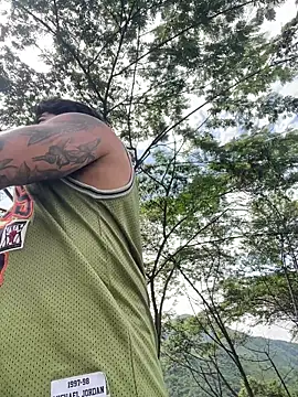 Lyon vach online show from 11-06-25, 06:34