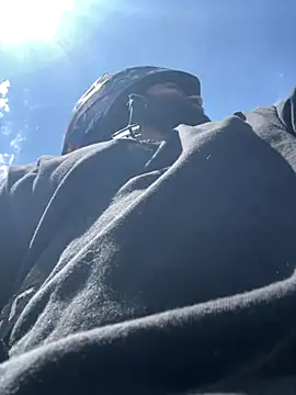 Lyon vach online show from 10-25-25, 04:18