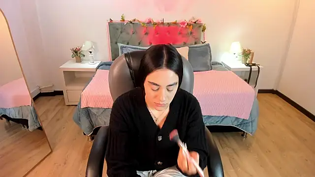 Icysweetcam online show from 05-13-26, 11:17