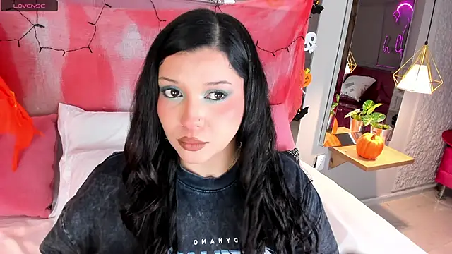 ArticaBelle online show from 10-30-25, 04:44