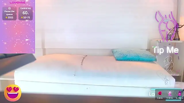 Snapshot of Molly_Spears chatting on 03-04-25, 12:01 Molly Spears online show from 03-04-25, 12:01