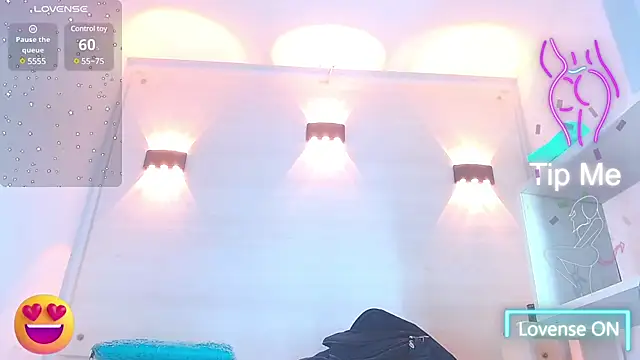 Snapshot of Molly_Spears chatting on 02-25-25, 03:31 Molly Spears online show from 02-25-25, 03:31