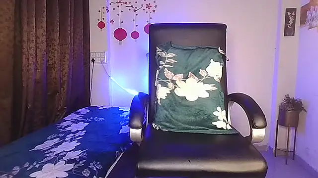 Black-Pearll online show from 05-17-26, 01:49