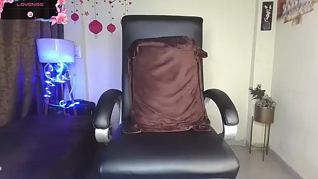 Black-Pearll online show from 02-25-26, 05:13