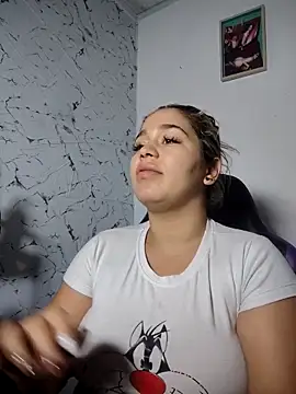 LaurenWelly  online show from 11-17-25, 09:57