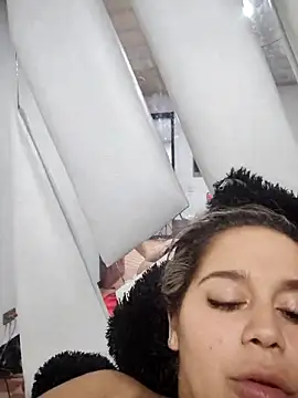 LaurenWelly  online show from 12-23-25, 04:12