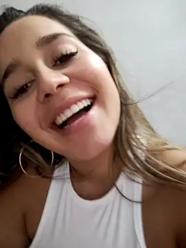 LaurenWelly  online show from 10-05-25, 08:32