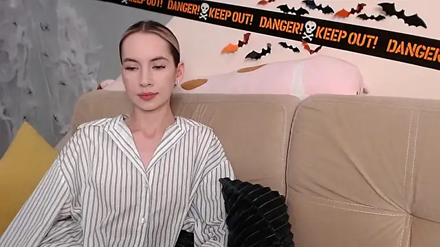 AmbrielHailey online show from 11-03-25, 07:57