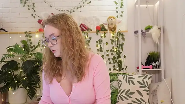 MonicaAsis online show from 10-15-25, 05:54