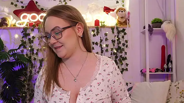 MonicaAsis online show from 03-19-26, 06:08