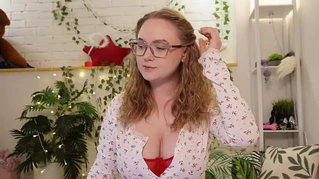 MonicaAsis online show from 10-14-25, 05:35