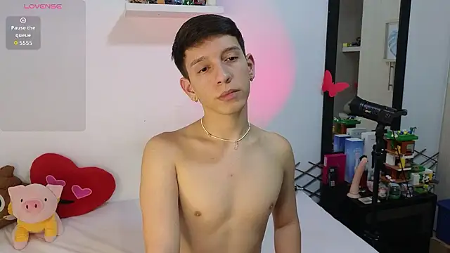 milky  boy  online show from 03-06-26, 09:54