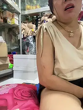 Snapshot of Cesywet chatting on 03-23-25, 03:10 Cesywet online show from 03-23-25, 03:10