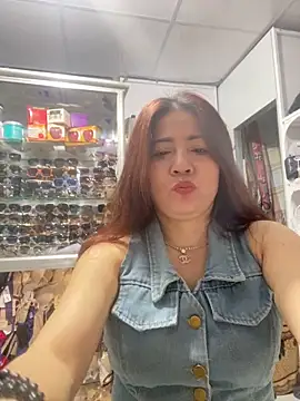 Snapshot of Cesywet chatting on 03-14-25, 02:20 Cesywet online show from 03-14-25, 02:20