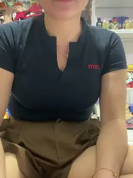 Snapshot of Cesywet chatting on 09-23-25, 04:52 Cesywet online show from 09-23-25, 04:52