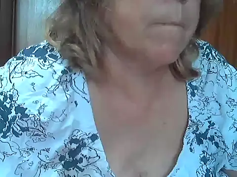 Snapshot of _sunshine__ chatting on 06-17-26, 11:09 sunshine online show from 06-17-26, 11:09