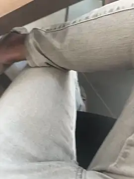 Snapshot of homidor chatting on 10-02-25, 02:20 homidor online show from 10-02-25, 02:20