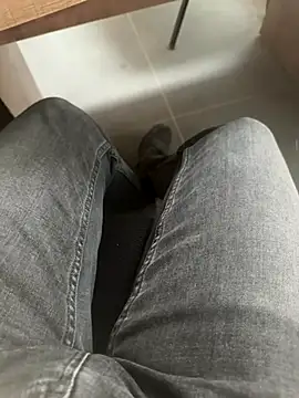 Snapshot of homidor chatting on 10-21-25, 02:16 homidor online show from 10-21-25, 02:16