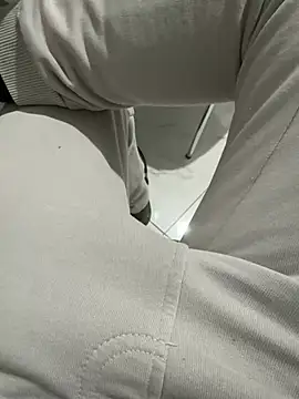 Snapshot of homidor chatting on 01-11-25, 11:02 homidor online show from 01-11-25, 11:02